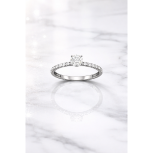 Altı Tırnak Favori Pırlanta Tektaş Yüzük 