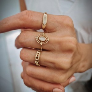 Özel Tasarım Taşlı Yüzük 14 Ayar Özel Tasarım Taşlı Yüzük 14 Ayar