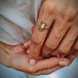 Beyaz Doğal Taşlı Tasarım Yüzük