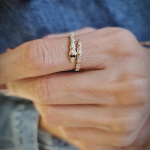 Taşlı Yılan Yüzük 14 Ayar Taşlı Yılan Yüzük 14 Ayar