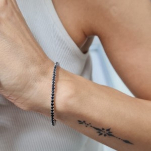 Siyah Taşlı Su Yolu Titanyum Esnek Kelepçe 14 Ayar Altın