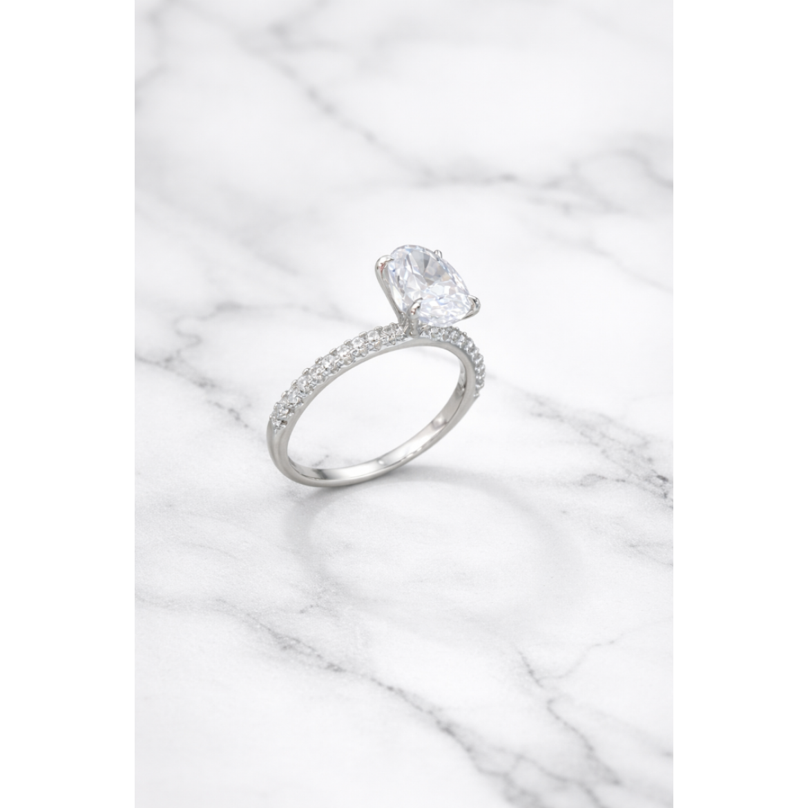 Oval Tektaş Model 14 Ayar Altın Yüzük | Şık ve Zarif Tasarım Oval Tektaş Model 14 Ayar Altın Yüzük | Şık ve Zarif Tasarım